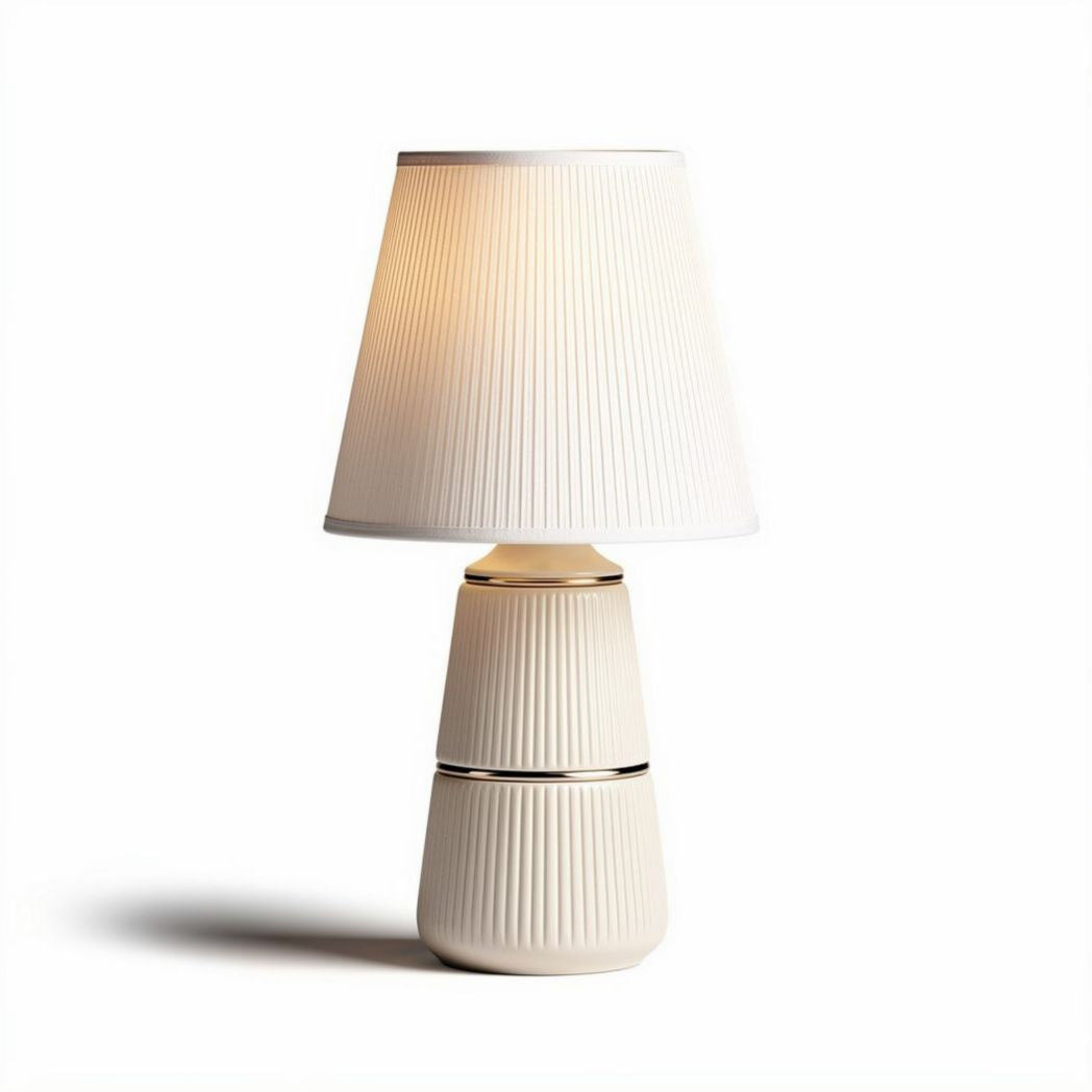 Lampa stołowa ceramiczna w kolorze białym o wymiarach 20 x 20 x 40cm